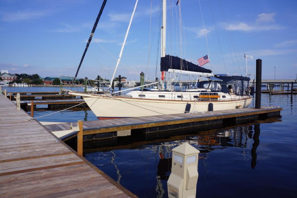 BridgePointe Hotel&Marina New Bern Buitenkant foto