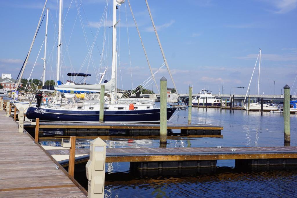 BridgePointe Hotel&Marina New Bern Buitenkant foto